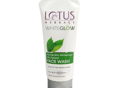 Lotus Whiteglow Oil Control Face Wash