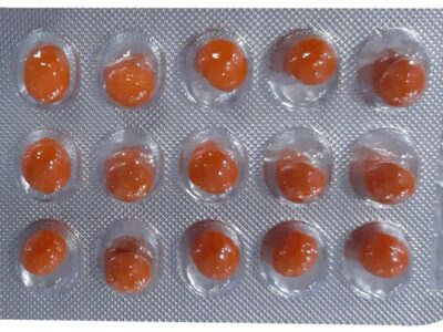 Isotroin 10mg Capsule strip blister view